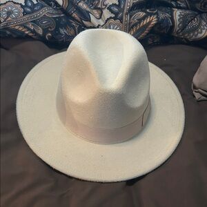 Stylish Cream Wide-Brim Hat